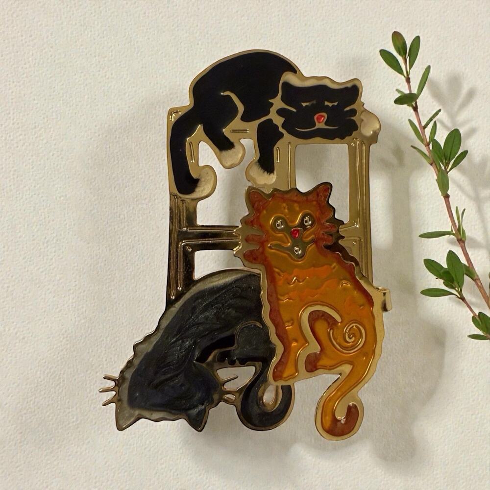 VINTAGE 3D CAT BROOCH Pin Fast Shipping 3223-22